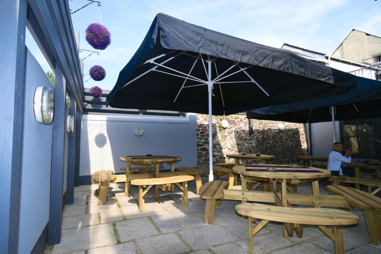 Rose And Crown Hotel Carmarthen Exterior photo